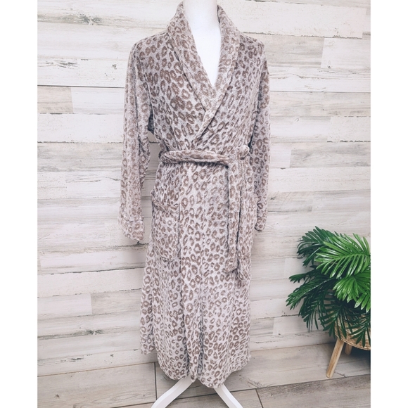 Oscar de la Renta | Intimates & Sleepwear | Oscar De La Renta Plush Leopard  Animal Print Robe | Poshmark